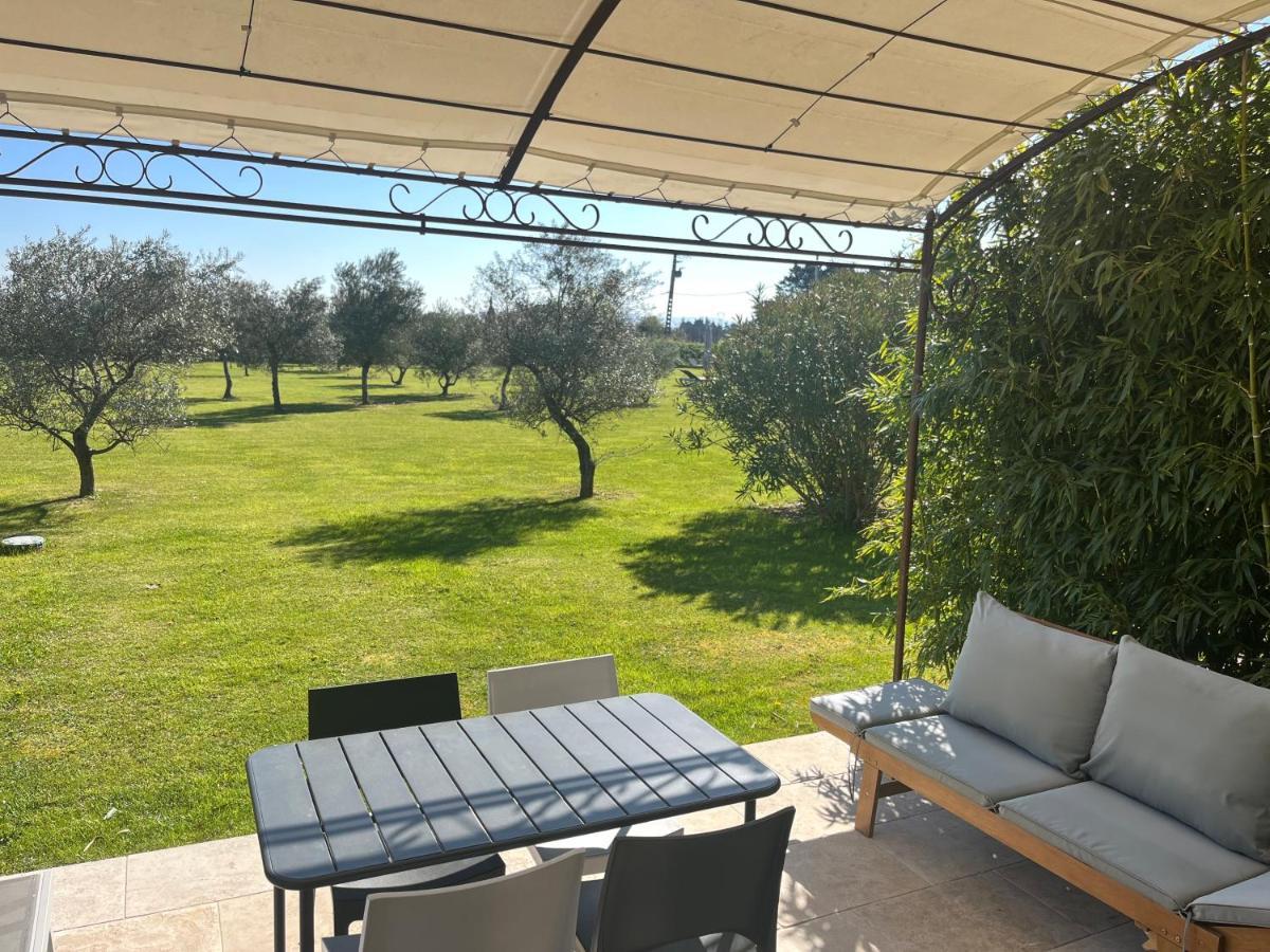 Gites Dans Mas En Pierres Robion en Luberon Экстерьер фото