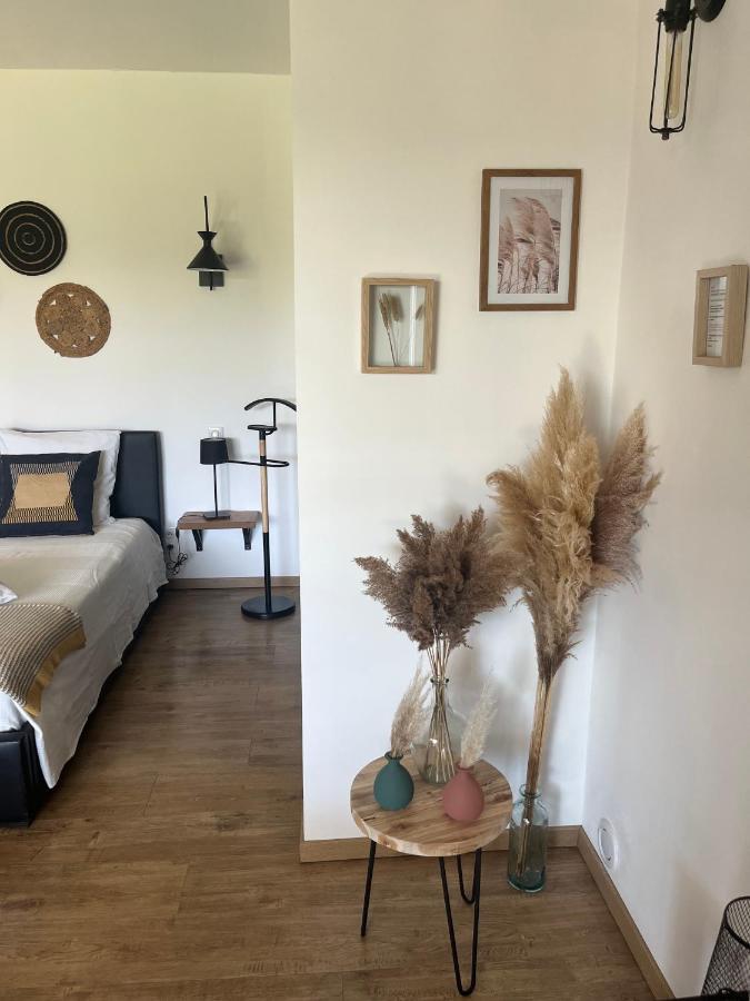 Gites Dans Mas En Pierres Robion en Luberon Экстерьер фото