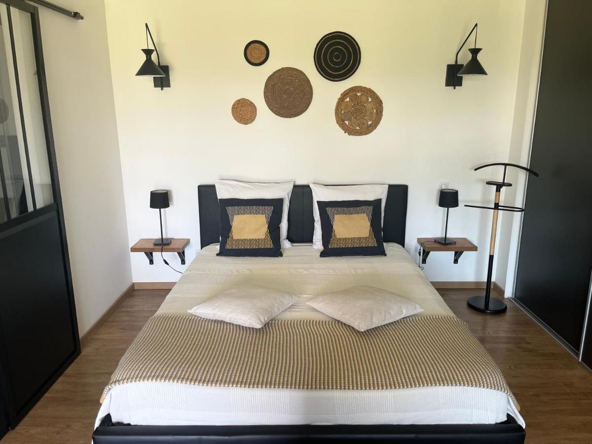 Gites Dans Mas En Pierres Robion en Luberon Экстерьер фото