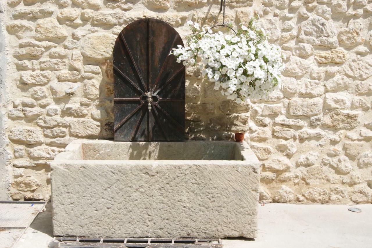 Gites Dans Mas En Pierres Robion en Luberon Экстерьер фото